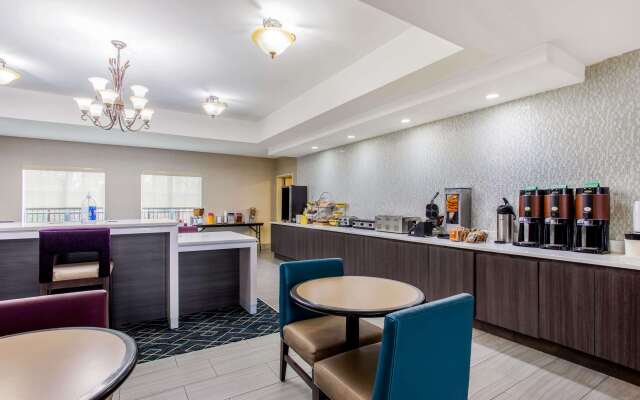 La Quinta Inn & Suites by Wyndham Fultondale Birmingham N