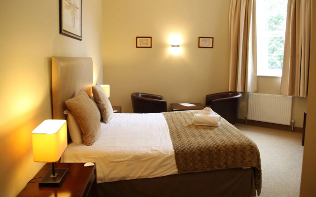 Oriel Hotel