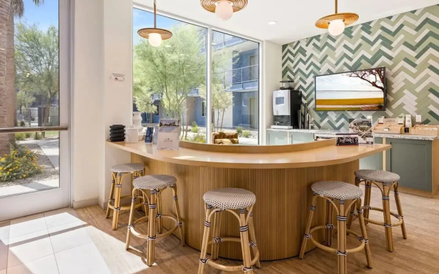 Landing Apartments Glendale