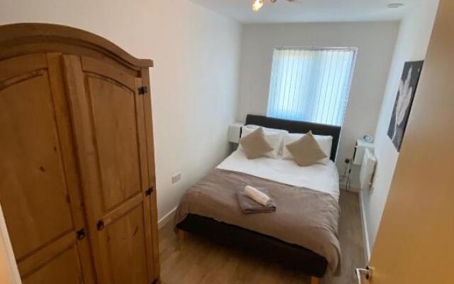 Woking Stylish and Modern 2 bedroom Apartment