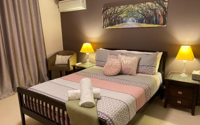 Arena Resort Style Exec Free Netflix Wifi Wine – Guest Rooms – Perth