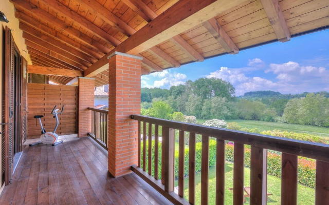 Miralago Lake View Outside Whirlpool