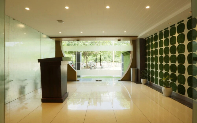Hotel Sakura by Maps, GURGAON
