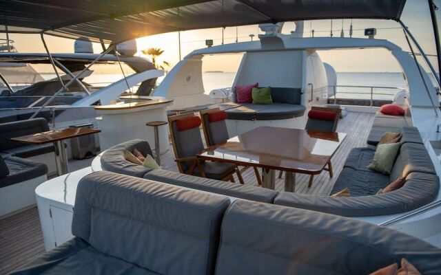 Mabruk lll Yacht