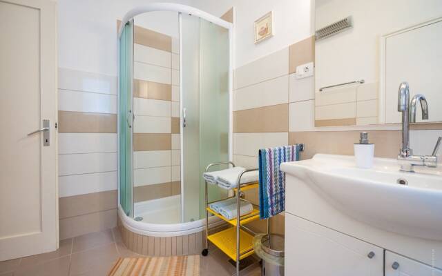 Vera Seaview Apartment