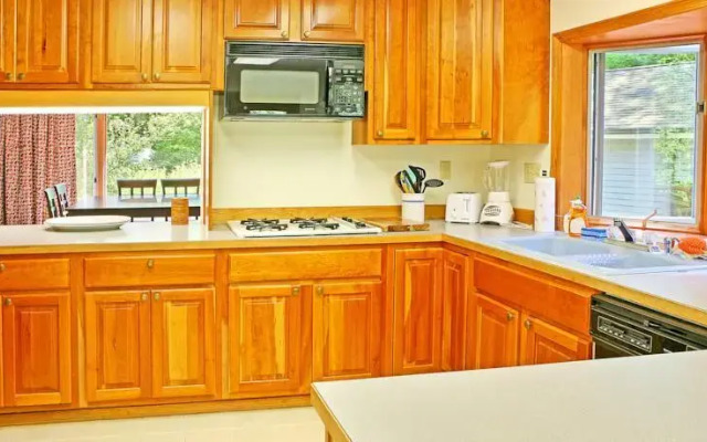 Rocky Bay Retreat