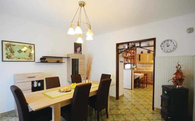 Stunning Home in Barisici With Wifi and 4 Bedrooms