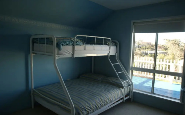 Shimoda On Illabunda Mckenzies Beach