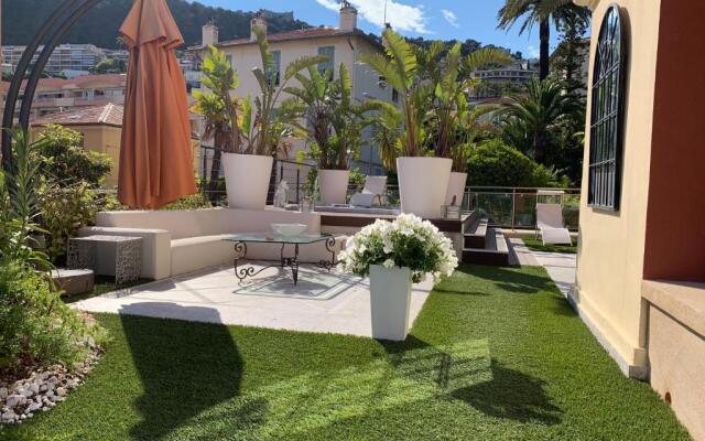 Deluxe apartment Villefranche Sea view front Terrace 230m2 with Jacuzzi