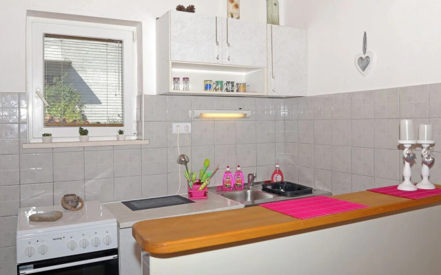 Apartment Sweet Romantic