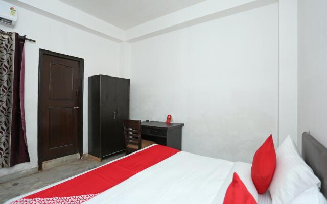 OYO Flagship 14059 Raghav Hotel