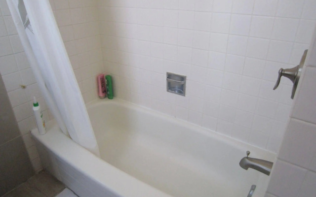 Spadina 11 Guesthouse