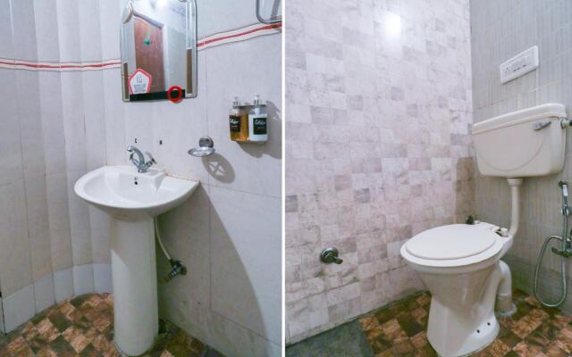 OYO Townhouse 447 Hotel Teg Royal