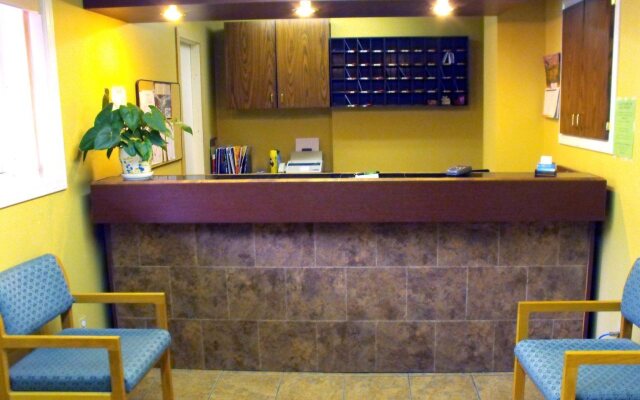 Canadas Best Value Inn Mile-0-Motel Lillooet