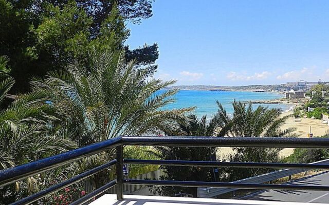White Rocks Holiday House