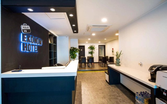 Ekonomy Hotel Sokcho