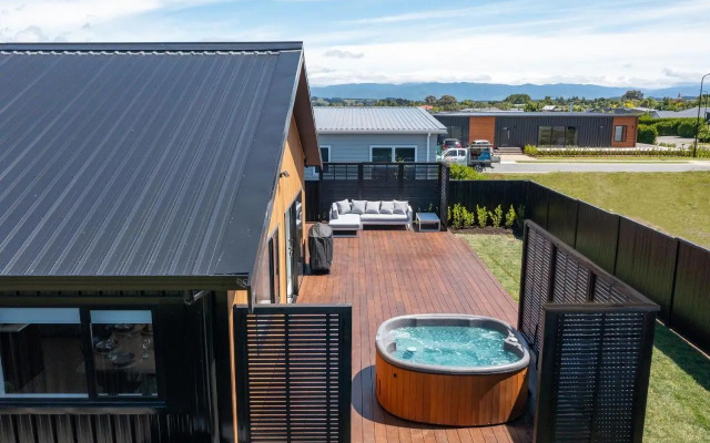 The Green House - Luxury Eco Escape
