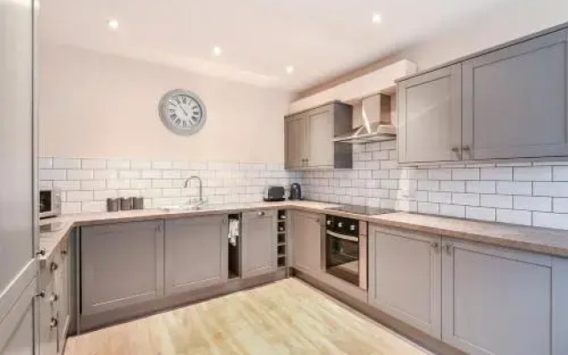 2 Ascot Mews - The Den York