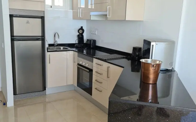 Luxurious 1st Line Top-floor Apartment With Direct Sea Access