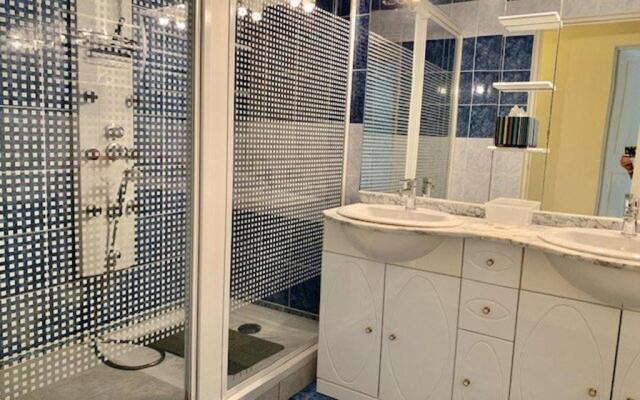 Maison Cap d'Agde, 5 pièces, 8 personnes - FR-1-607-23