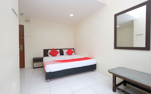 OYO 1104 Q Hotel