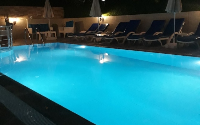 Golden Spark Apart Hotel