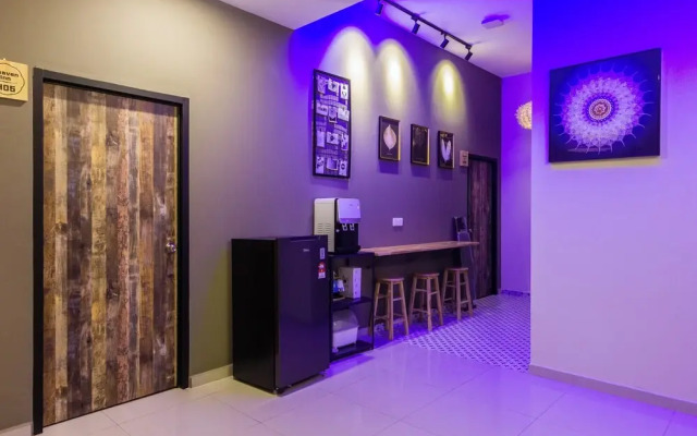 Great 5BR Garden Inn by uBook