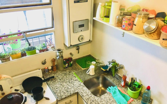 Habitacion privada 1 persona, solo mujeres - San Telmo