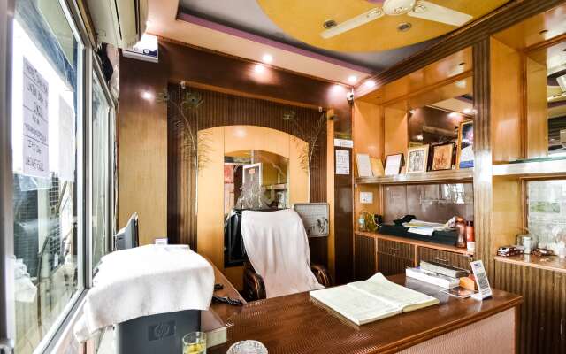 Spot On 68016 Hotel Jaya Palace