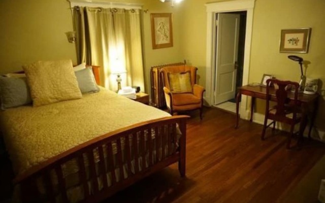 University Circle Bed and Breakfast