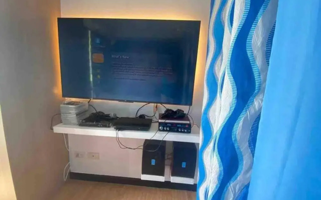 Cozy 1BR Cityview With Balcony and Near Airport