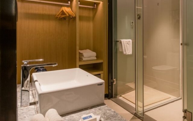 Echarm Hotel (Nanning Jiangnan Wanda Plaza Baisha Avenue)
