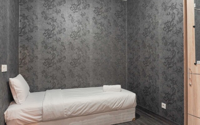 Good And Homey 2Br At Nifarro Park Apartment