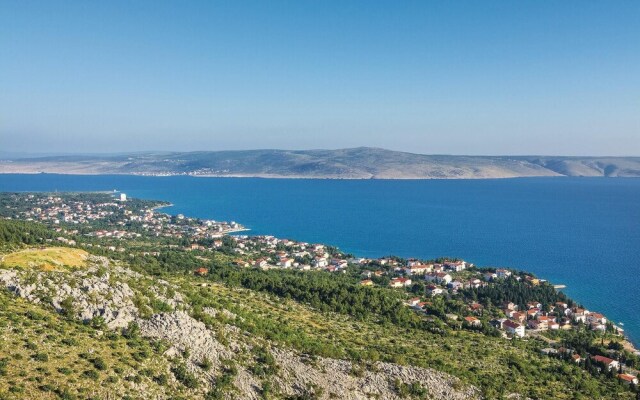 Nice Apartment in Starigrad Paklenica With Wifi