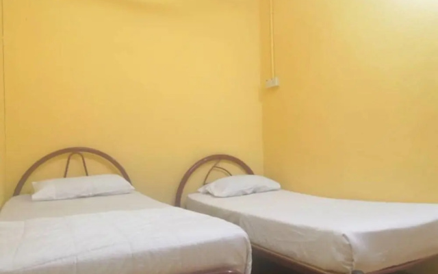 Merkang Guesthouse Pasir Puteh by OYO – Guest Rooms – Pasir Puteh