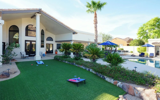 Luxury Mountain Estate-pool-spa-bbq+bar-fire pit