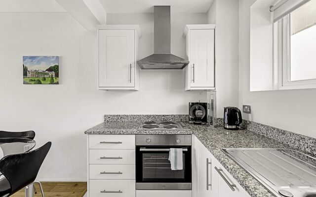 1-bed London Bliss: Putney Gem