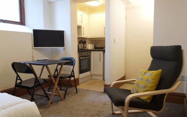Bristol Studio Flat Off Gloucester Road