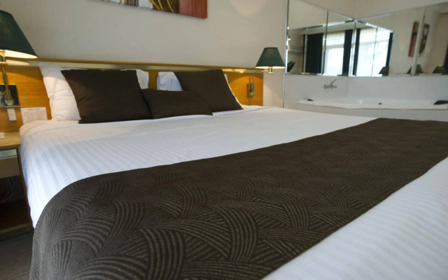 Mid City Motor Inn