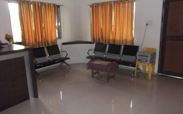 Hotel Trimurti Pride