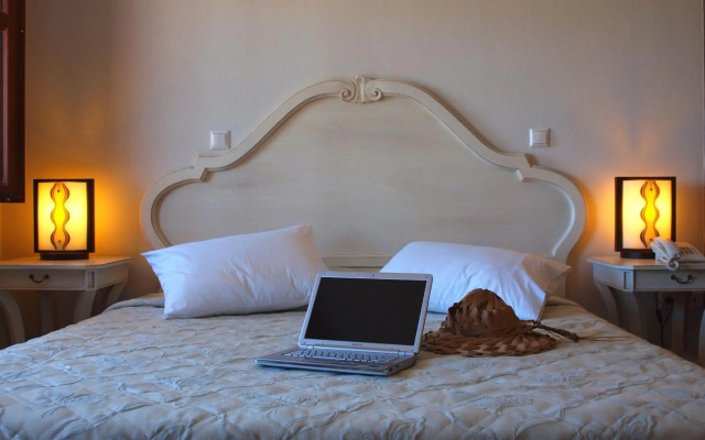Smaragdi Hotel