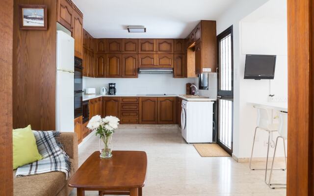 Silver Apartment