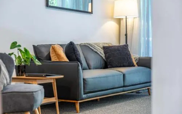 Central Luxury Apartment 108