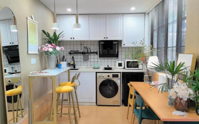 Shanghai Hills&Zinn Changle road Homestay
