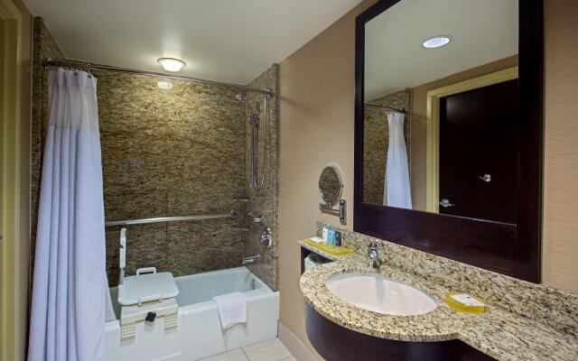 Crowne Plaza Lombard Downers Grove by IHG