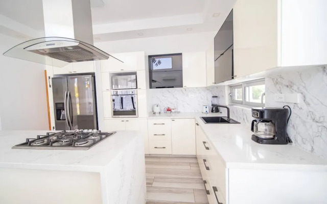Amazing 2br Villa Near Surfing Beaches!