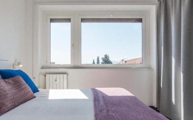 Nomentana White Apartment