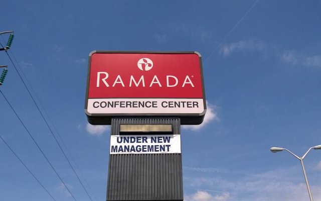 Ramada Hotel & Suites Warner Robins