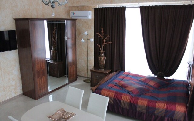 Apartment on Kamyshovaya 41, apt 18