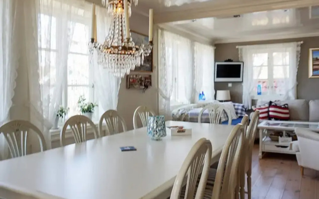 9 Person Holiday Home in Tanumshede-by Traum